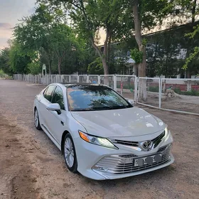Toyota Camry 2018