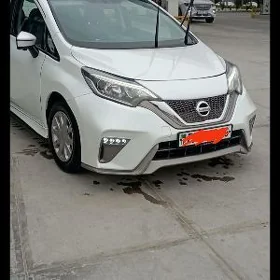 Nissan Versa 2016