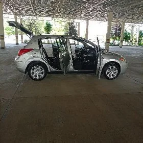 Nissan Versa 2010