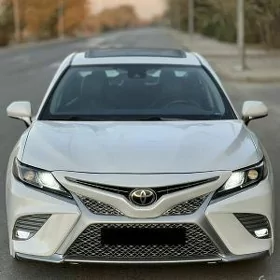 Toyota Camry 2019