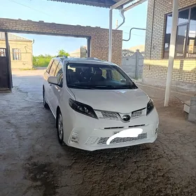 Toyota Sienna 2020