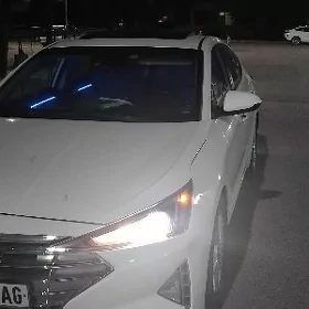 Hyundai Elantra 2021