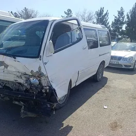 Toyota Hiace 1995