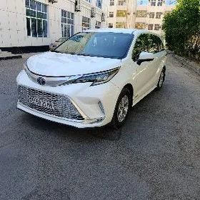 Toyota Sienna 2021
