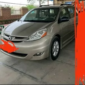 Toyota Sienna 2010