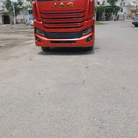 JAC JS8 2021