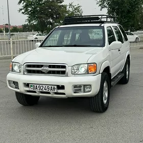 Nissan Pathfinder 2000