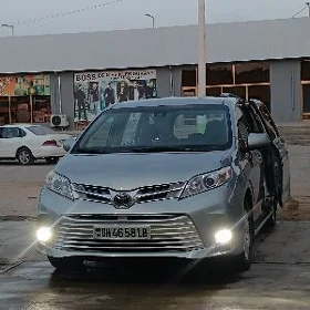 Toyota Sienna 2019