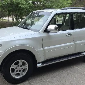 Mitsubishi Pajero 2013