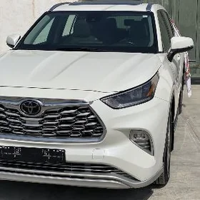 Toyota Highlander 2021