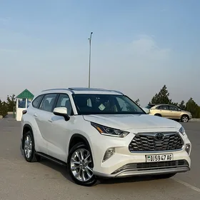 Toyota Highlander 2021