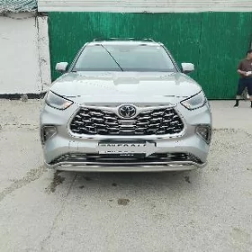 Toyota Highlander 2021