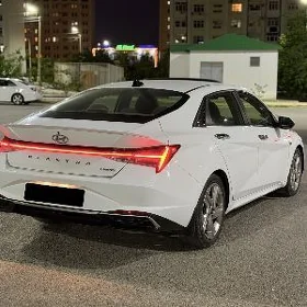 Hyundai Elantra 2021