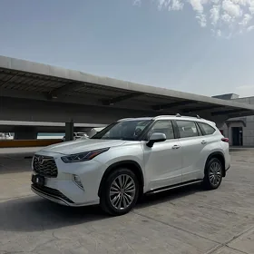 Toyota Highlander 2022