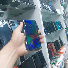 SAMSUNG A40