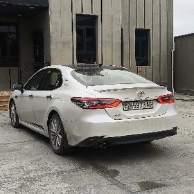 Toyota Camry 2021