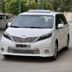 Toyota Sienna 2015