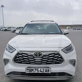 Toyota Highlander 2021