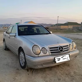 Mercedes-Benz E320 1996