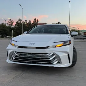 Toyota Camry 2025