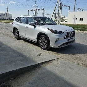 Toyota Highlander 2022