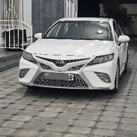 Toyota Camry 2019