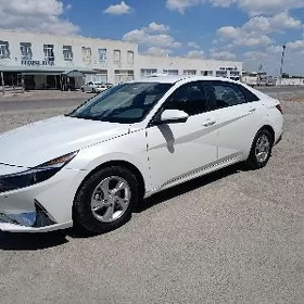 Hyundai Elantra 2022