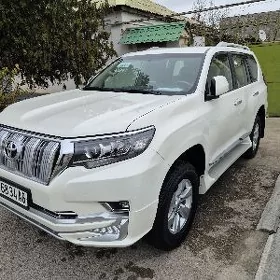 Toyota Land Cruiser Prado 2023