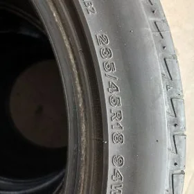 Teker 235/45/18