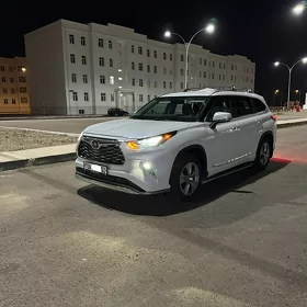 Toyota Highlander 2020