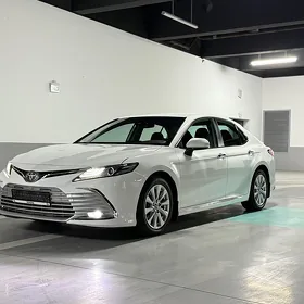 Toyota Camry 2021