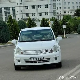 Nissan Versa 2011