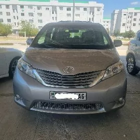 Toyota Sienna 2012