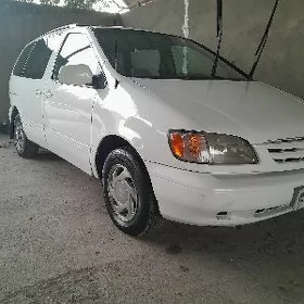 Toyota Sienna 2000