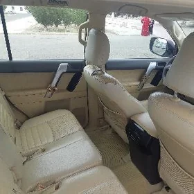 Toyota Land Cruiser Prado 2014