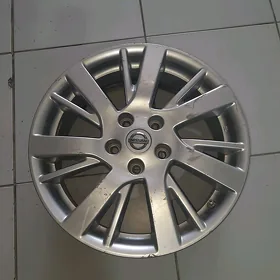 Nissan Versa 17 lik disga.
