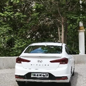 Hyundai Elantra 2019
