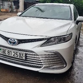Toyota Camry Hybrid 2021