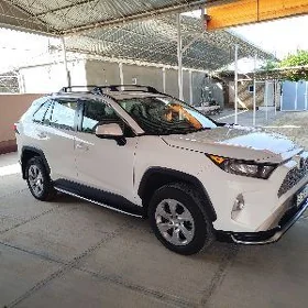 Toyota RAV4 2021