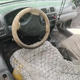 Mazda 323 1990
