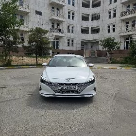 Hyundai Elantra 2023
