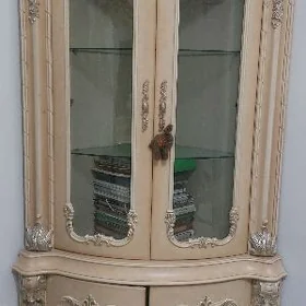 КОМОТ И СЕРВАНТ и ГАРНИТУР