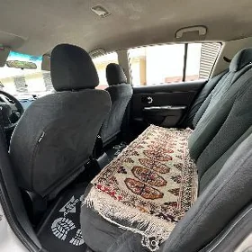 nissan versa kowrik 2010