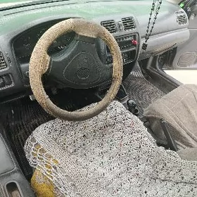 Mazda 323 1990