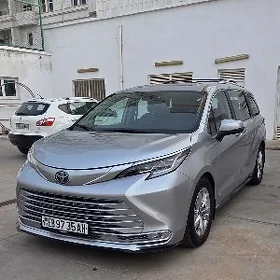 Toyota Sienna 2021