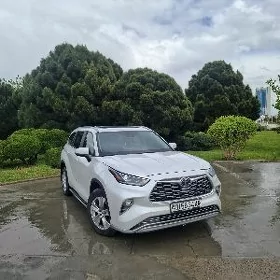 Toyota Highlander 2023