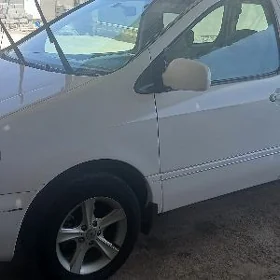 Toyota Sienna 2000
