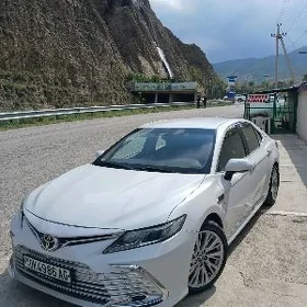 Toyota Camry 2021
