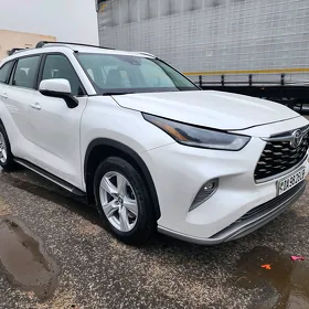 Toyota Highlander 2021