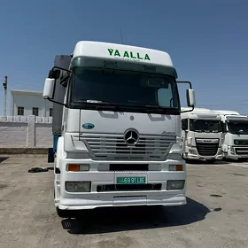 Mercedes-Benz ACTROS 3331 2003